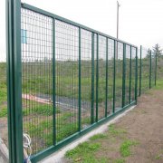 Wire mesh fence